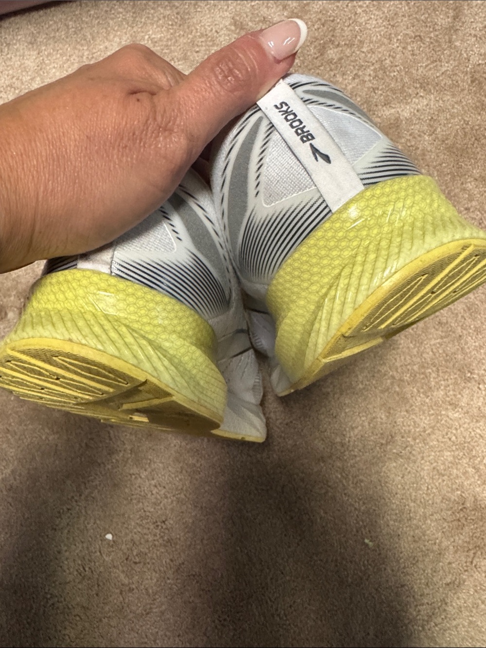 Women’s Size 9.5 Brooks White & Yellow Athletic Shoes - Picture 16 of 16